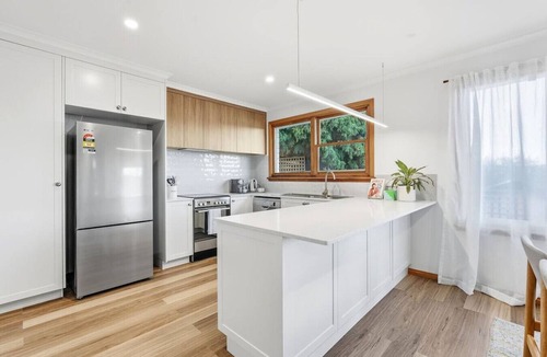 Sandy Bay Villa | Water Views & Style by the Bay
