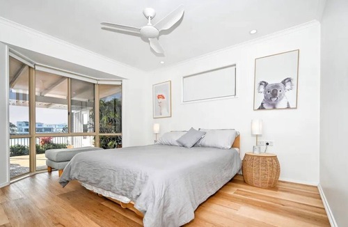 Warana House | Waterfront 3 B/Room, 6 Guests - Light, Relaxed ZC7