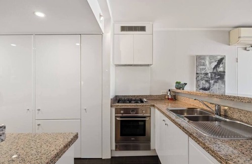 Balmain Apartment | Waterfront Apartment With Harbour & City Views