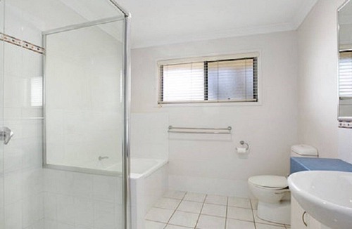 Tin Can Bay House | Waterfront, double storey Townhouse