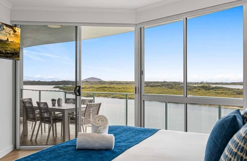 Maroochydore Resort | Waterfront Escape Premium 2 Bedroom Apartment