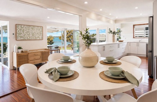 Dawesville House | Waterfront Escape with Sunset Views & Kayaks