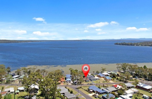 Erowal Bay Cottage | Waterfront Fishermans Cottage