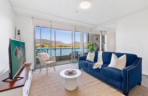 Cairns Central Business District Apartment | Waterfront Oasis with Pool, Gym & Sauna in Cairns