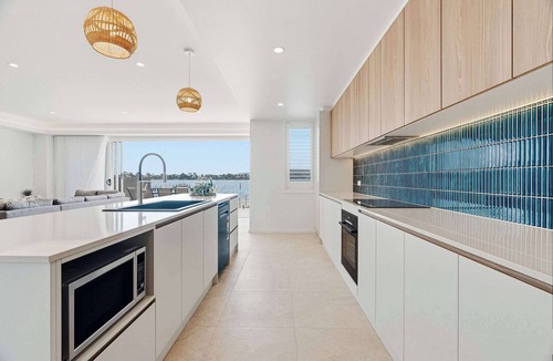 Point Clare House | Waterfront | Pool, Jetty | Sleeps 7