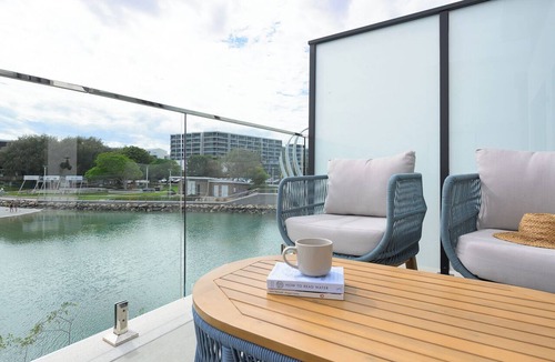 North Coogee House | Waterfront Retreat-North Coogee, beachfront,Sauna, family friendly, Fremantle