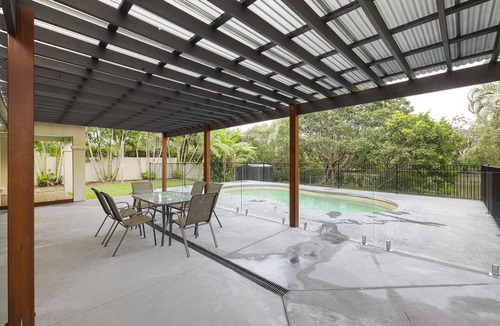 Helensvale House | Waterfront Retreat with Pool & Private Pontoon