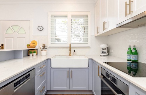 Booker Bay House | Waterfront, stroll to Ettalong cafes & restaurant
