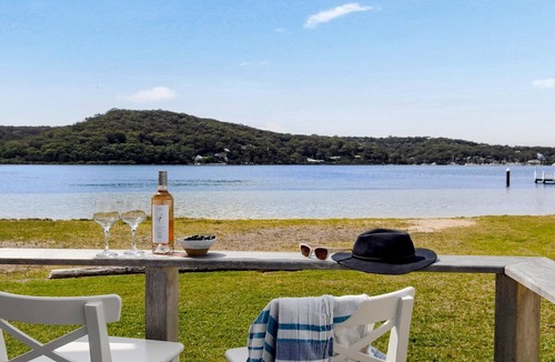 Booker Bay House | Waterfront, stroll to Ettalong cafes & restaurant