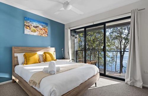 Wangi Wangi House | Waterfront Treetops Getaway