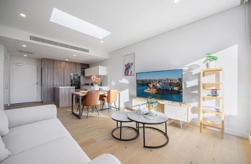 Waterloo Apartment | Waterloo 1Br town close to Train Shopping