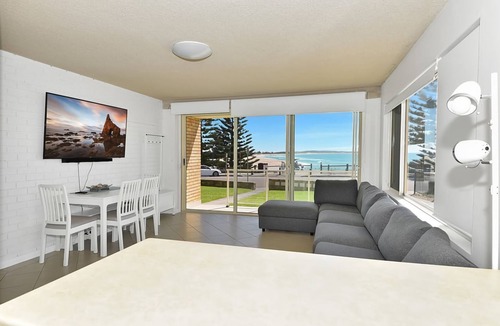 The Entrance Apartment | Waterviews on Marine - Apartment 1