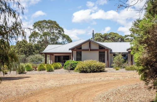 Margaret River House | Wattle Place | Peaceful Bush Retreat Near Town & Coast