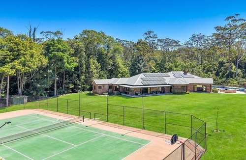 Holgate House | Wattle Tree Retreat| Pool, Tennis Court| Accom Holidays