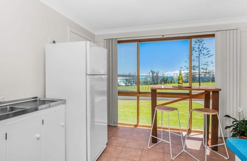 Dolphin Point Apartment | Wave Spray in Dolphin Point