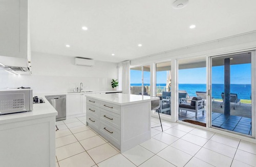 Forresters Beach House | WAVE WATCHER - New Listing, Beach Front, Pool