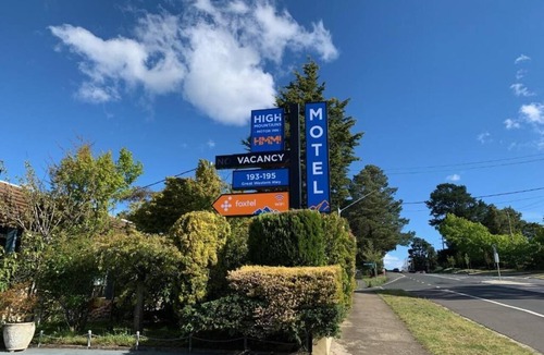 Blackheath Apartment | We are located in the Blackheath near Katoomba Blue Mountains three sisters