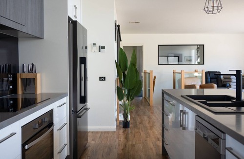 Bright House | Welcome to 24 Mountain Mist a modern property with entertaining and relaxation at its best