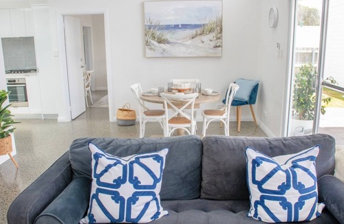 Middleton Beach House | Welcome to Bay Belle - Binalup