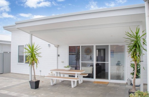 Middleton Beach House | Welcome to Bay Belle - Binalup