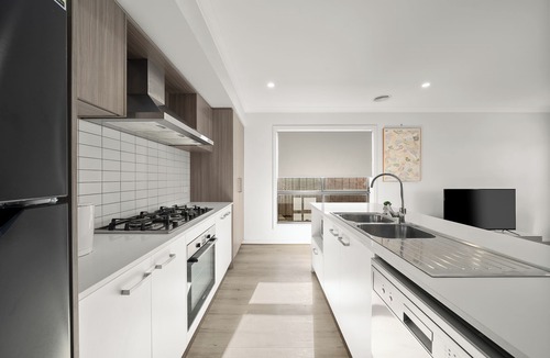 Werribee House | Werribee Nature Sounds：4B Family Getaway 2Garage