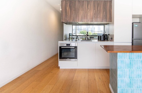 West Melbourne Apartment | West Melbourne Skyline Escape