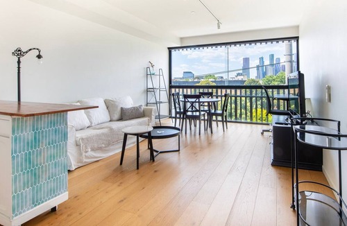 West Melbourne Apartment | West Melbourne Skyline Escape