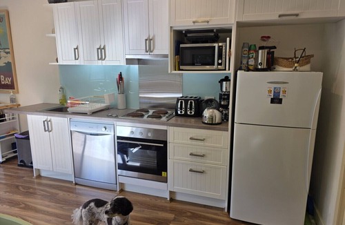 Venus Bay House | Where Paris meets Jupiter - Linen, Wi-Fi, Pets OK