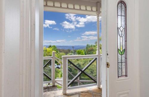 Wentworth Falls House | Whisper on the Falls