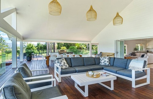 Far Meadow House | Whispering Pines House, Far Meadow, Berry