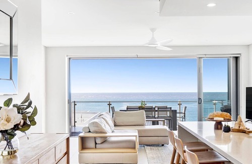 Yamba Apartment | White Sails 4 - Luxury Coastal Retreat with Pool & Views - Holiday Yamba