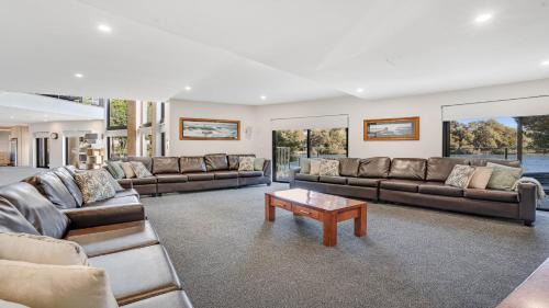 Wamberal House | Whitehaven – Luxury Waterfront Escape in the Heart of Terrigal