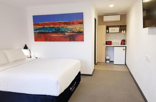 Naracoorte Hotel | William Macintosh Motor Lodge
