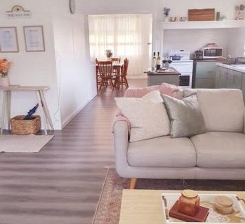 Stanthorpe House | Willows Cottage on Anzac