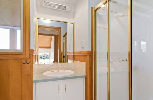 Ravensbourne Ski Chalet | Windsong at Ravensbourne Escape 3 Bedrooms