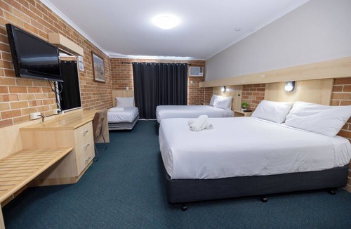 Windsor Hotel | Windsor Riverview Inn