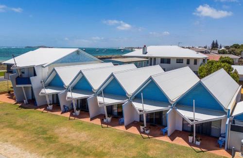 Lancelin Apartment | Windsurfer Beach Chalet 5