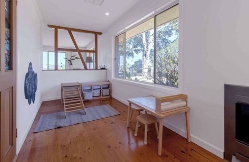 Clarendon House | Wineries, Rolling Hills, Alpacas and Chickens