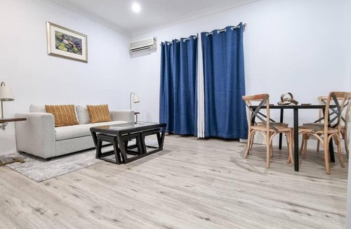 Wishart Apartment | Wishart 1Bed 1Bath Tiny, Quiet House w Parking M15