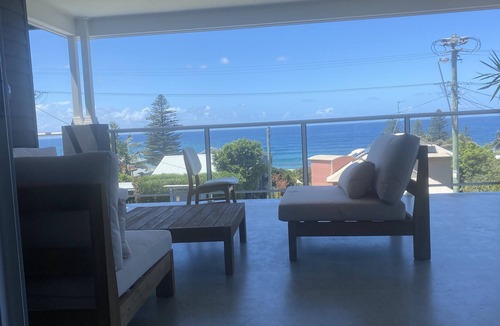 Wombarra House | Wombarra Sea View House on Lawrence Hargrave Drive