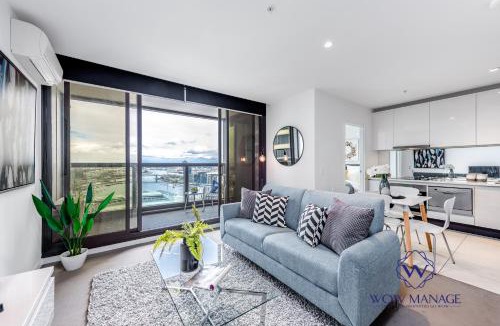 Carlton South Apartment | WOW Apartment on Lonsdale
