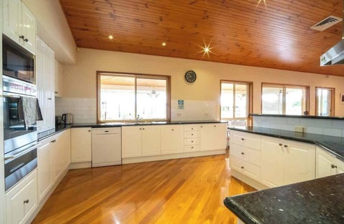 Wyee House | Wyee Farm Stay - Family Escape - Sleeps 12 in Wyee