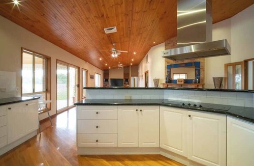 Wyee House | Wyee Farm Stay - Family Escape - Sleeps 12 in Wyee