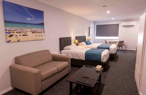 Wynnum Hotel | Wynnum Anchor Motel