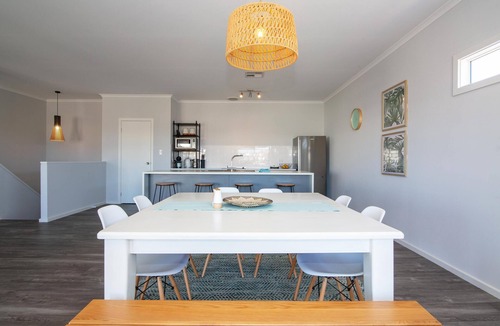 Aldinga Beach House | Xanadu ~ Aldinga Beach - Brand New Large Family Entertainer with Sea Views