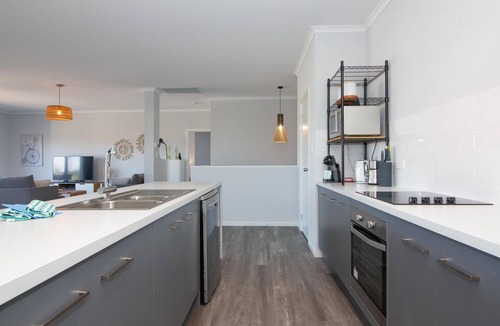 Aldinga Beach House | Xanadu ~ Aldinga Beach - Brand New Large Family Entertainer with Sea Views