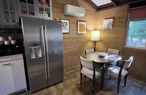 Yallingup House | Yallingup Rammed Earth Cottage - 2Bed Pet Friendly