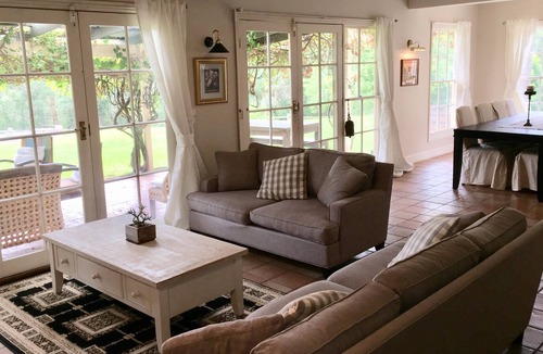 Kangaroo Valley House | Yerrunga - The Old School with " old school charm "