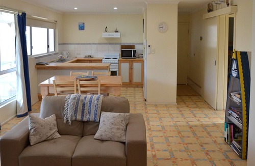 Marion Bay House | Yorke's Holiday Unit 1 | Comfortable, Budget-Friendly Stay in Marion Bay