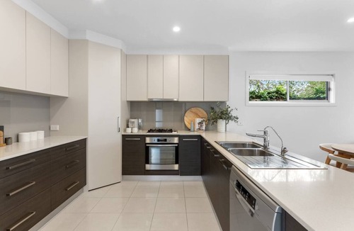 Somerton Park House | Your Place at The Bay Contemporary Seaside Living